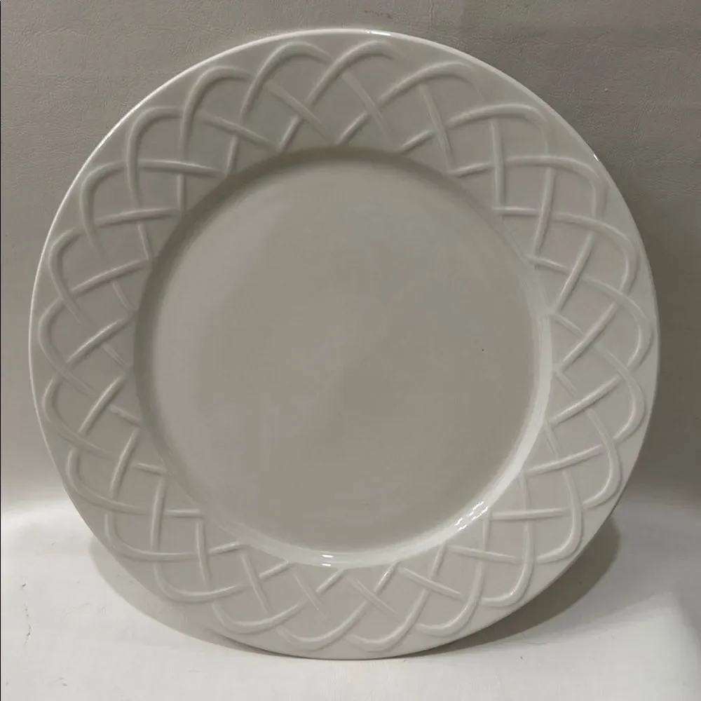 Picnic Oneida White Geometric Dinnerware Serving Platter Plate 12 1/4 In Round